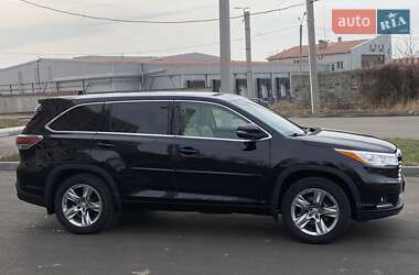 Позашляховик / Кросовер Toyota Highlander 2015 в 