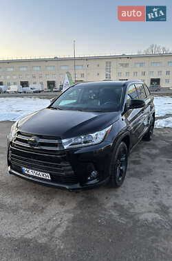 Позашляховик / Кросовер Toyota Highlander 2015 в Києві