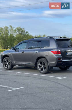 Позашляховик / Кросовер Toyota Highlander 2012 в Бучі