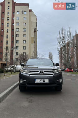Внедорожник / Кроссовер Toyota Highlander 2011 в 