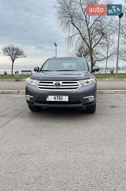 Внедорожник / Кроссовер Toyota Highlander 2011 в 