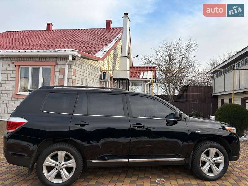 Позашляховик / Кросовер Toyota Highlander 2011 в Батурині