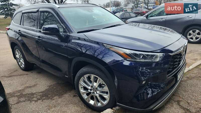 Позашляховик / Кросовер Toyota Highlander 2022 в Черкасах