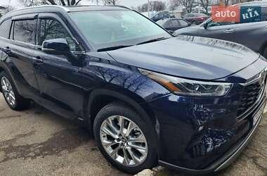 Внедорожник / Кроссовер Toyota Highlander 2022 в 