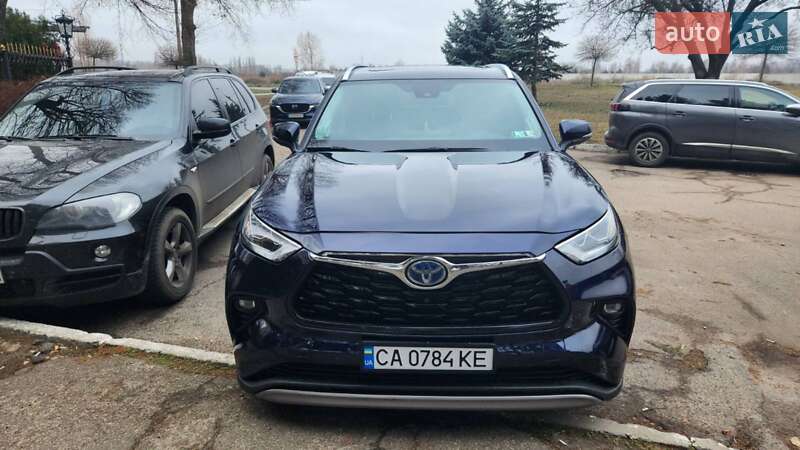 Позашляховик / Кросовер Toyota Highlander 2022 в Черкасах