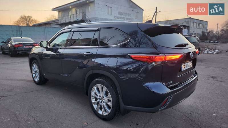 Позашляховик / Кросовер Toyota Highlander 2022 в Черкасах