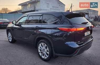 Внедорожник / Кроссовер Toyota Highlander 2022 в 