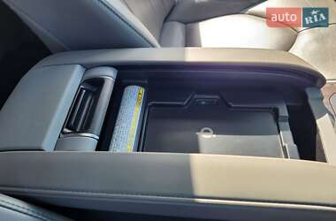 Внедорожник / Кроссовер Toyota Highlander 2022 в 