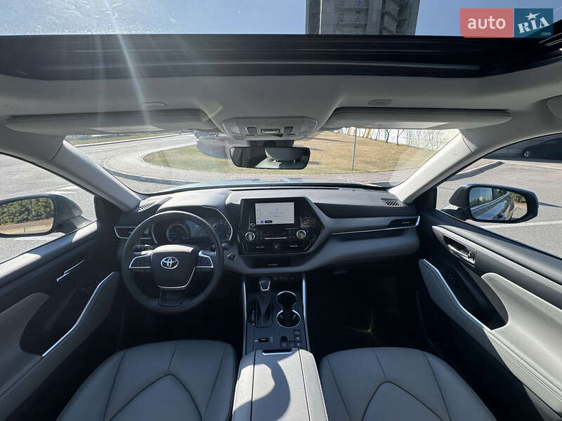 Внедорожник / Кроссовер Toyota Highlander 2023 в Киеве