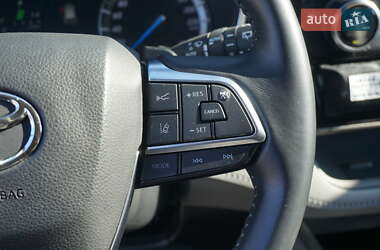 Позашляховик / Кросовер Toyota Highlander 2021 в 