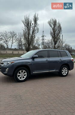 Внедорожник / Кроссовер Toyota Highlander 2013 в Каменском