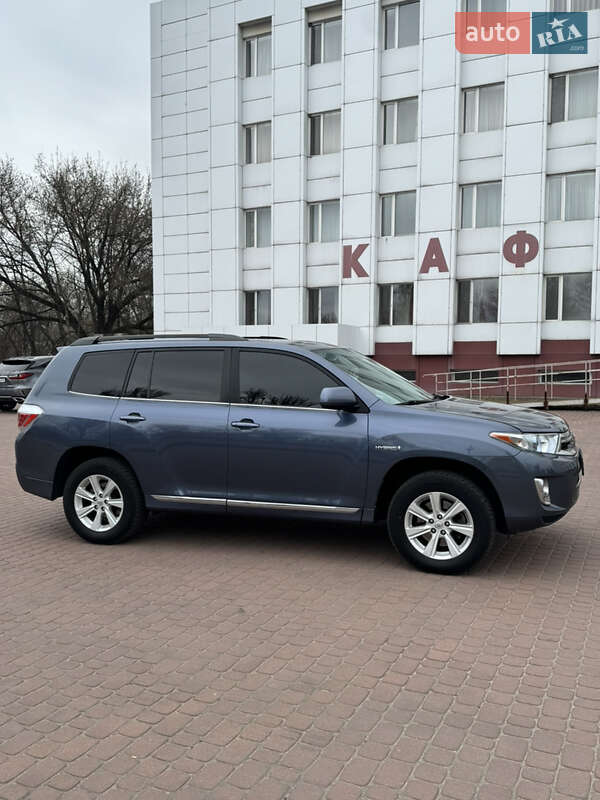 Внедорожник / Кроссовер Toyota Highlander 2013 в Каменском фото 7 Внедорожник / Кроссовер Toyota Highlander 2013 в Каменском
