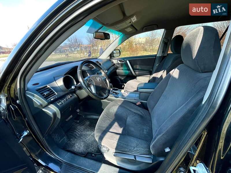 Позашляховик / Кросовер Toyota Highlander 2010 в Павлограді