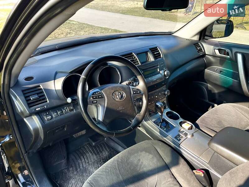 Позашляховик / Кросовер Toyota Highlander 2010 в Павлограді
