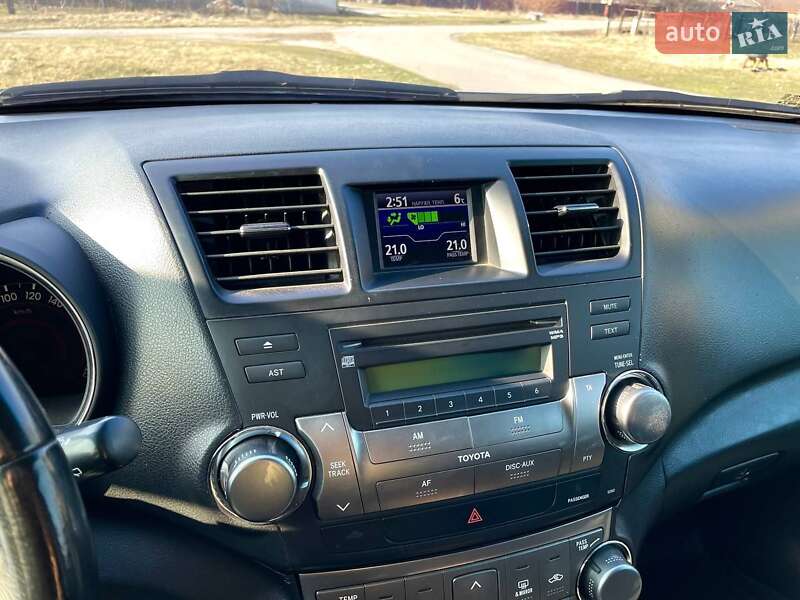 Позашляховик / Кросовер Toyota Highlander 2010 в Павлограді