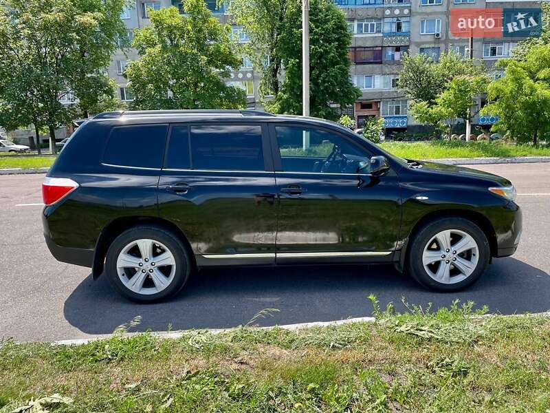 Позашляховик / Кросовер Toyota Highlander 2010 в Павлограді