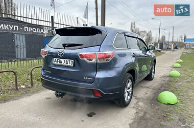 Позашляховик / Кросовер Toyota Highlander 2014 в 