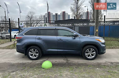 Позашляховик / Кросовер Toyota Highlander 2014 в 