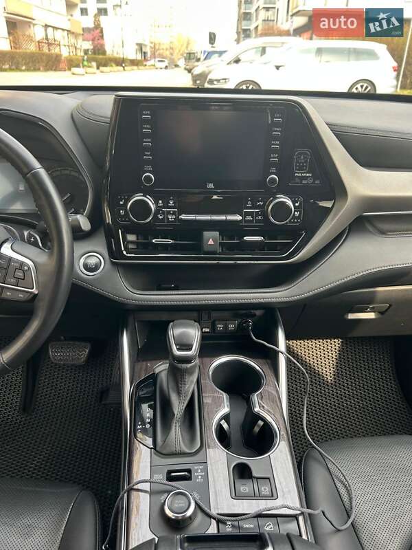 Внедорожник / Кроссовер Toyota Highlander 2020 в Любешове
