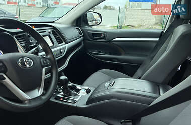 Внедорожник / Кроссовер Toyota Highlander 2018 в Киеве