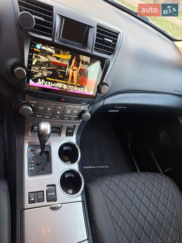 Внедорожник / Кроссовер Toyota Highlander 2011 в Килии