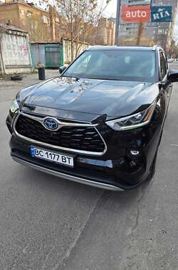 Toyota Highlander 2021
