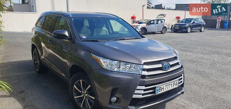 Внедорожник / Кроссовер Toyota Highlander 2017 в Одессе