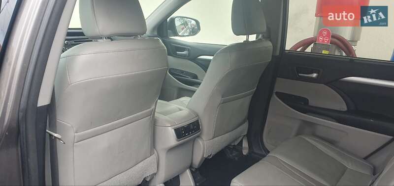 Внедорожник / Кроссовер Toyota Highlander 2017 в Одессе