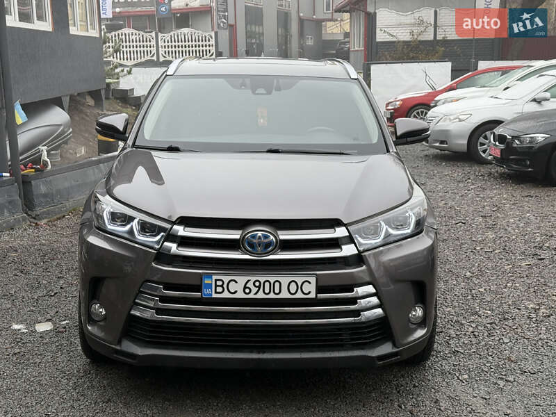 Внедорожник / Кроссовер Toyota Highlander 2017 в 