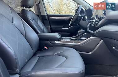 Внедорожник / Кроссовер Toyota Highlander 2024 в 