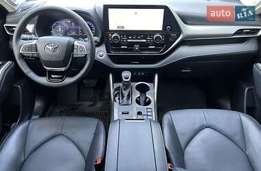 Внедорожник / Кроссовер Toyota Highlander 2024 в 
