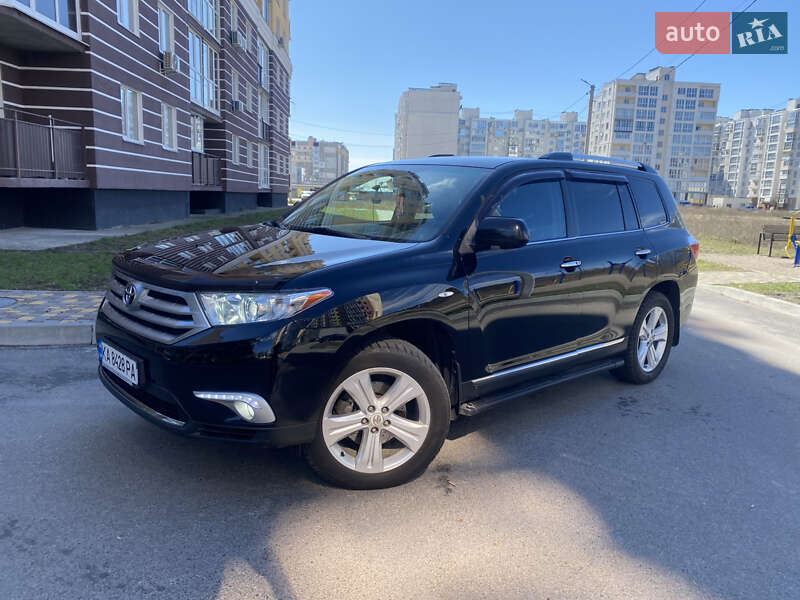 Внедорожник / Кроссовер Toyota Highlander 2011 в 