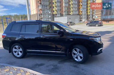 Внедорожник / Кроссовер Toyota Highlander 2011 в 