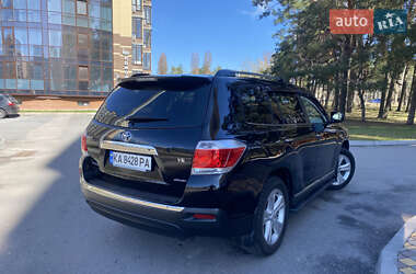Внедорожник / Кроссовер Toyota Highlander 2011 в 