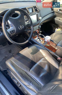 Внедорожник / Кроссовер Toyota Highlander 2011 в 