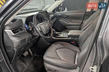 Позашляховик / Кросовер Toyota Highlander 2020 в 