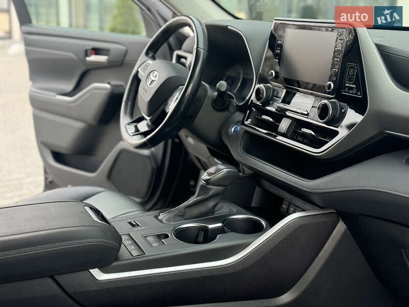 Позашляховик / Кросовер Toyota Highlander 2021 в Тернополі