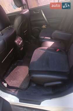 Внедорожник / Кроссовер Toyota Highlander 2011 в 