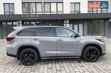 Внедорожник / Кроссовер Toyota Highlander 2017 в 