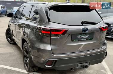 Внедорожник / Кроссовер Toyota Highlander 2019 в 