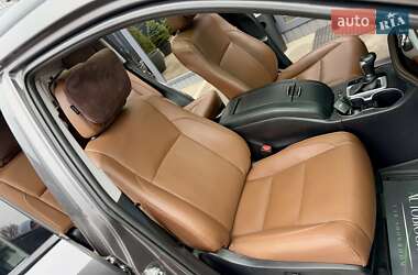 Внедорожник / Кроссовер Toyota Highlander 2019 в 