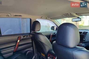 Внедорожник / Кроссовер Toyota Highlander 2011 в 