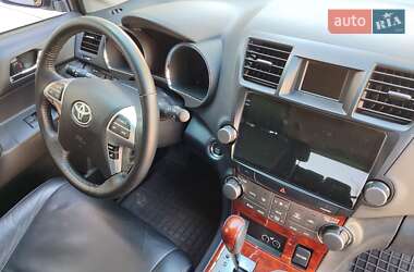 Внедорожник / Кроссовер Toyota Highlander 2011 в 