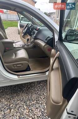 Внедорожник / Кроссовер Toyota Highlander 2012 в 