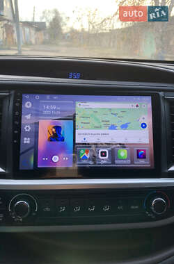 Внедорожник / Кроссовер Toyota Highlander 2019 в 