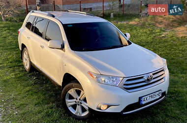 Позашляховик / Кросовер Toyota Highlander 2011 в 