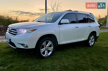Позашляховик / Кросовер Toyota Highlander 2011 в 