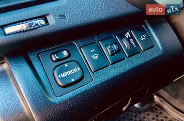 Позашляховик / Кросовер Toyota Highlander 2011 в 