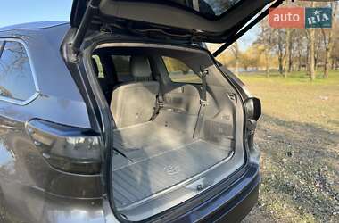 Позашляховик / Кросовер Toyota Highlander 2017 в 