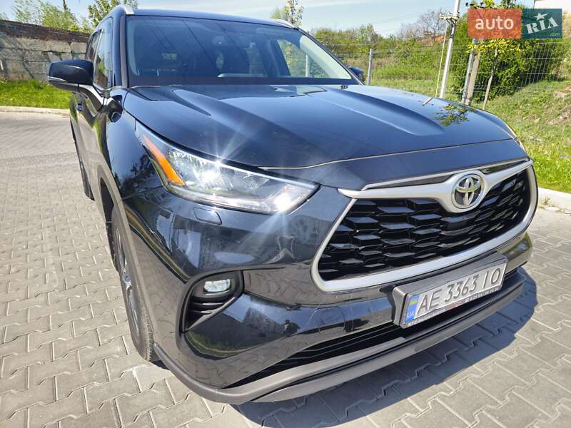 Позашляховик / Кросовер Toyota Highlander 2020 в Львові